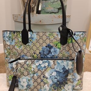 Bloom bundle tote and wristlet